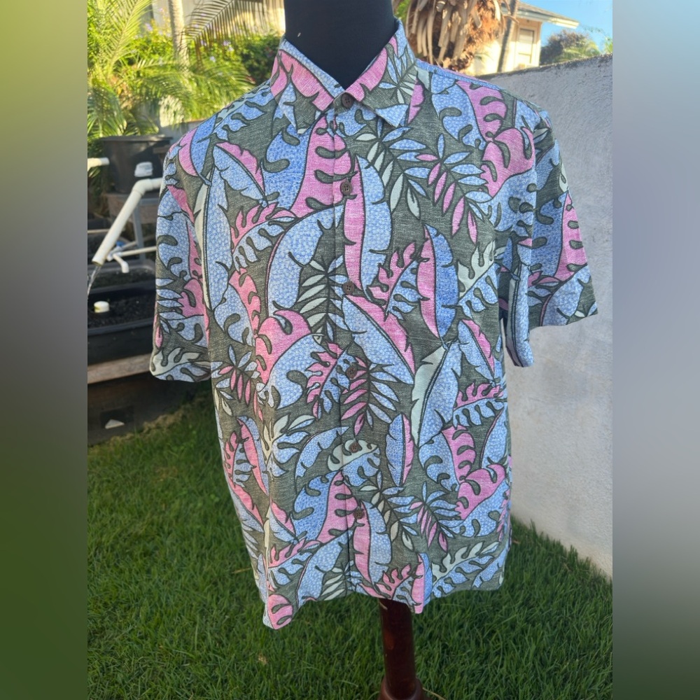 PreOwned Tommy Bahama Hawaiian Print Multicolored Man's XXL